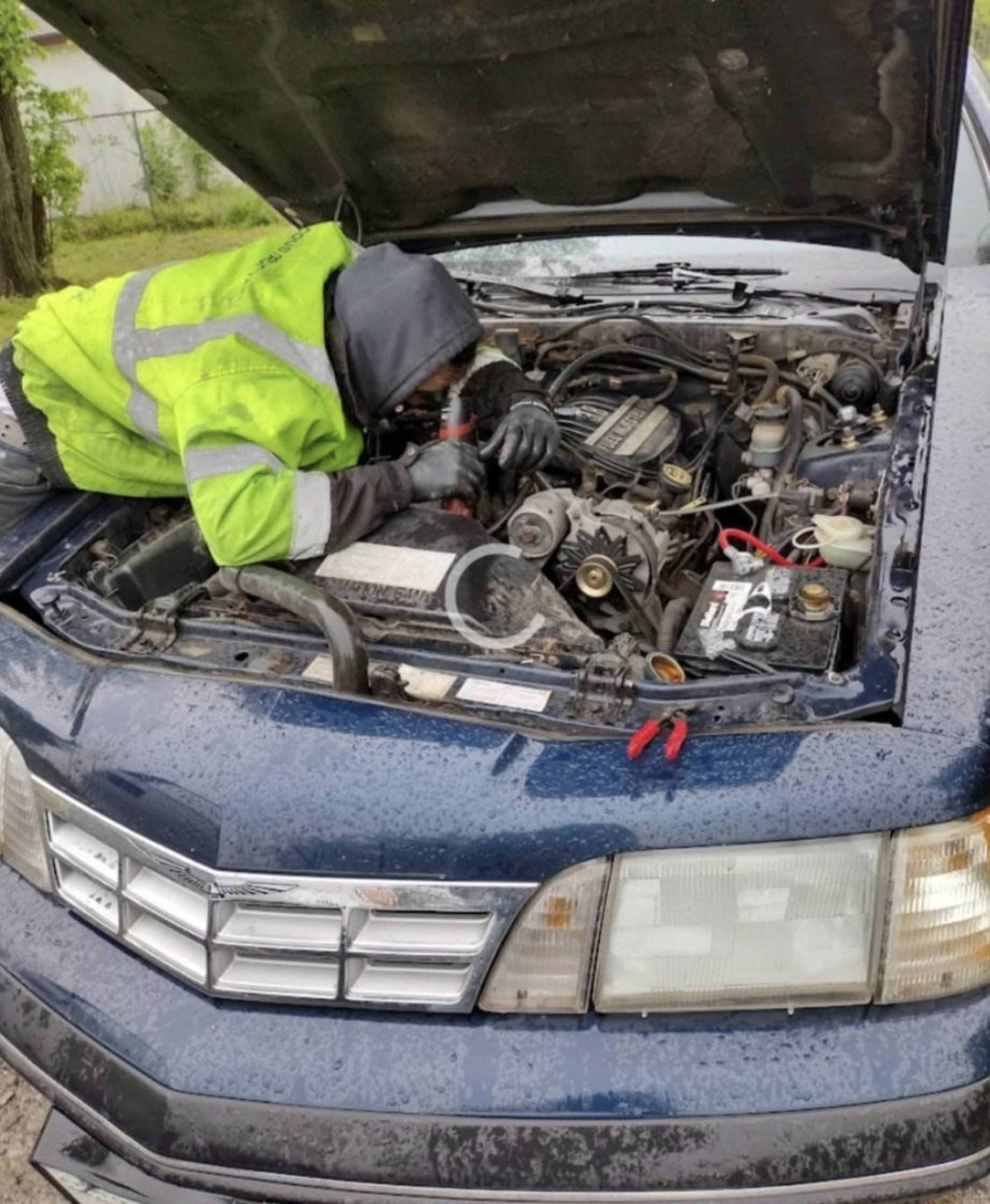 Honolulu-engine-repair this image shows car diagnostics and repair in Honolulu, HI